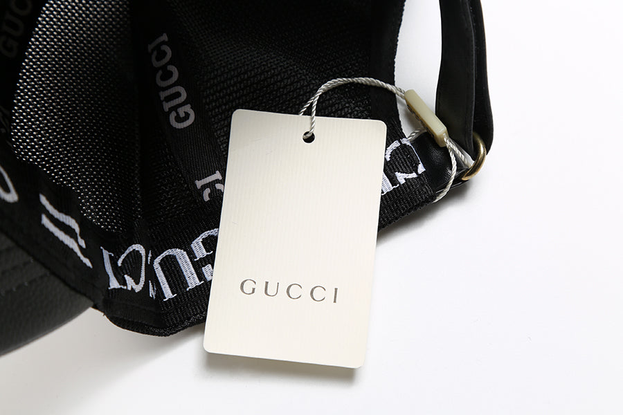 GUCCI BERRETTO LOGO IN PELLE